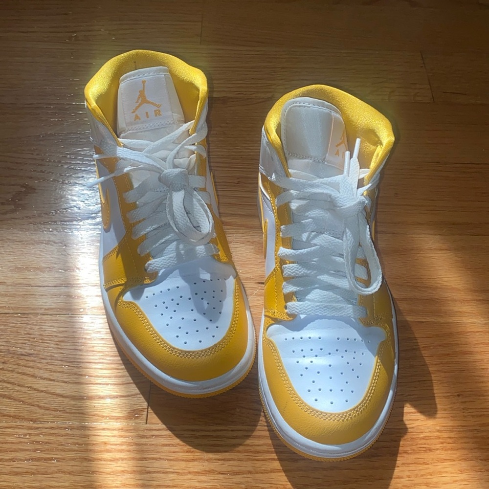 NIKE ‘University Gold’ Jordan 1’s
